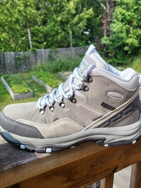 Skechers Relaxed Fit Trego Waterproof Suede Boots Size 8.5 / 38.5